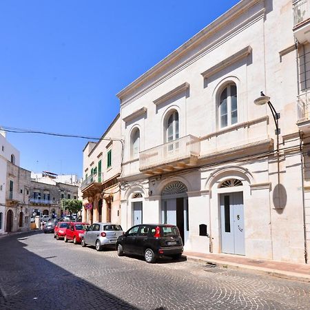 Palazzo Greco - Luxury Apartments With Sea-View 奥斯图尼 外观 照片